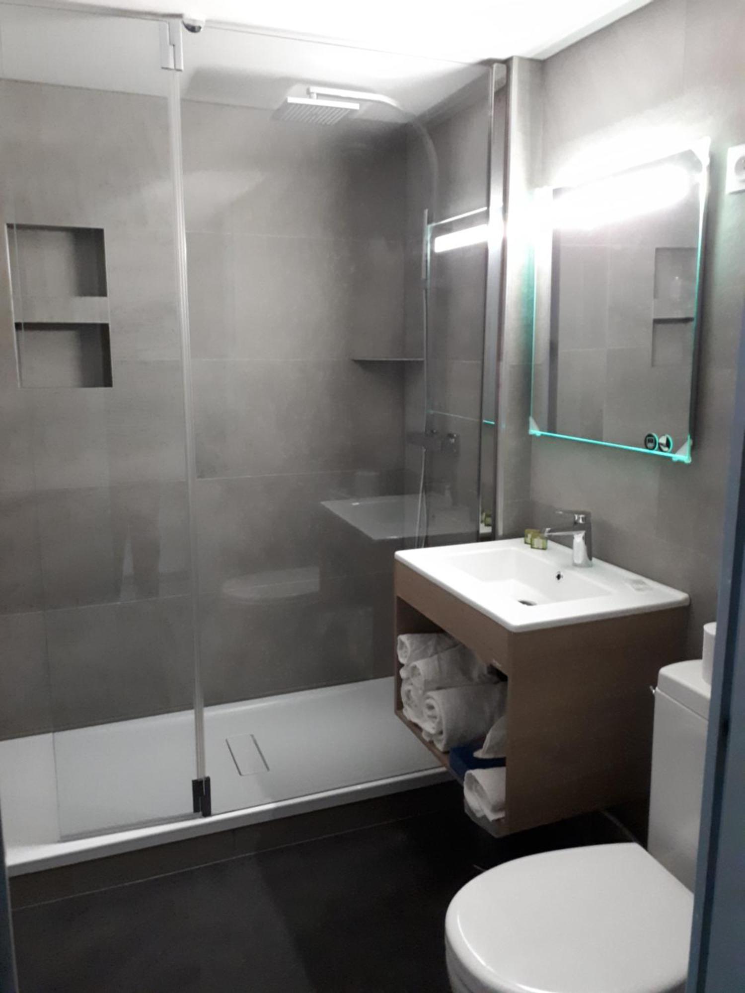 Le Saint Sebastien Hotell Blendecques Exteriör bild